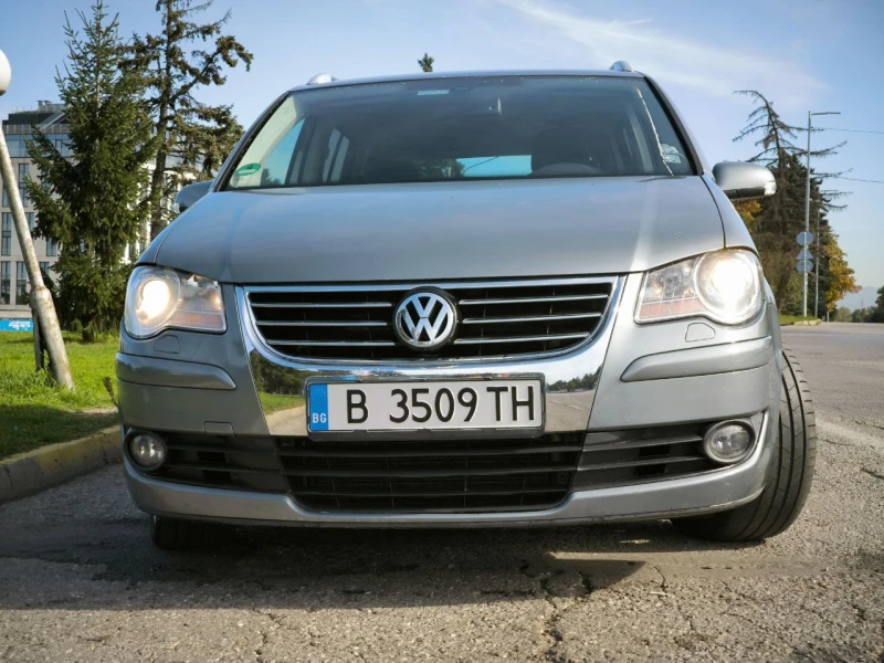 VW Touran, снимка 2 - Автомобили и джипове - 47694002