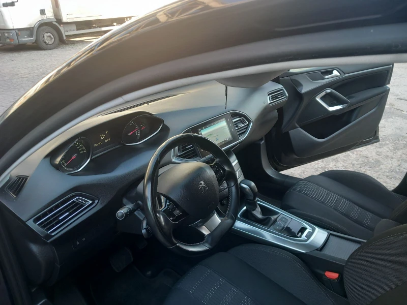 Peugeot 308 Промоция 2.0 HDI Allure, снимка 8 - Автомобили и джипове - 48324715
