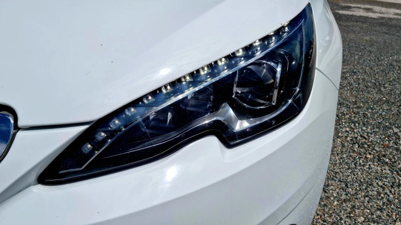 Peugeot 308 LED/NAVI/КАМЕРА, снимка 5 - Автомобили и джипове - 50388242