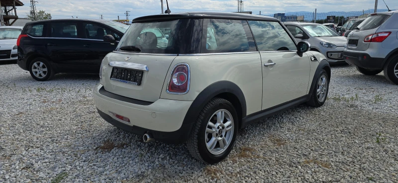 Mini D one 1.6D WIRELESS CAR PLAY/ANDROID AUTO/WAZE/AI, снимка 4 - Автомобили и джипове - 51468810