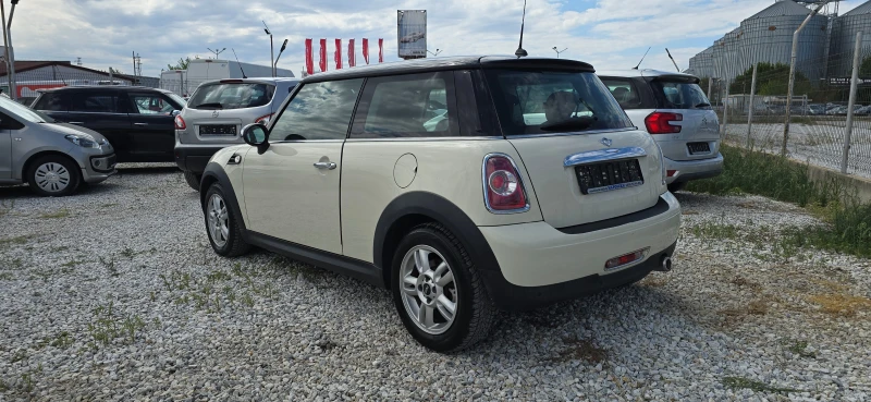 Mini D one 1.6D WIRELESS CAR PLAY/ANDROID AUTO/WAZE/AI, снимка 7 - Автомобили и джипове - 51468810