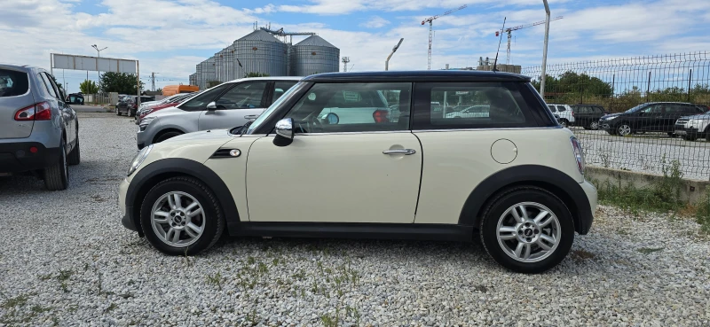 Mini D one 1.6D WIRELESS CAR PLAY/ANDROID AUTO/WAZE/AI, снимка 6 - Автомобили и джипове - 51468810