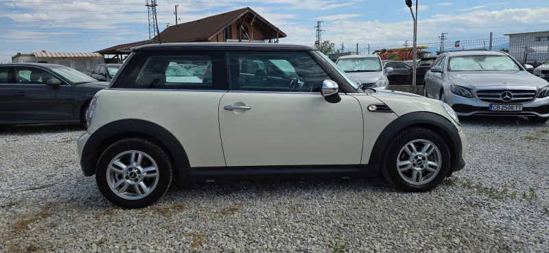 Mini D one 1.6D WIRELESS CAR PLAY/ANDROID AUTO/WAZE/AI, снимка 5 - Автомобили и джипове - 51468810