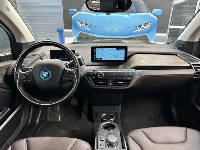 BMW i3 ГАРАНЦИЯ* ПАНОРАМА* ДИСТРОНИК* КОЖА* ПОДГРЕВ* HARM, снимка 13 - Автомобили и джипове - 52147547