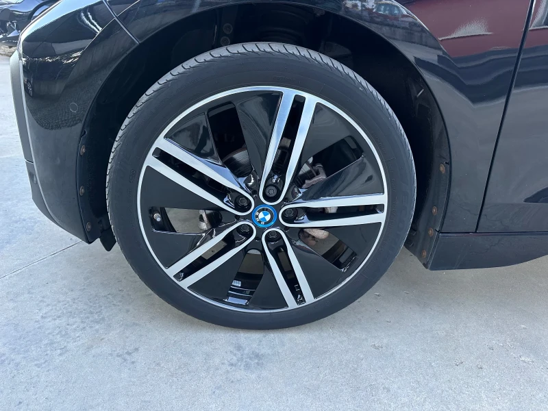 BMW i3 ГАРАНЦИЯ* ПАНОРАМА* ДИСТРОНИК* КОЖА* ПОДГРЕВ* HARM, снимка 15 - Автомобили и джипове - 52147547