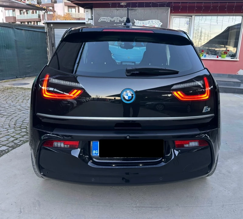 BMW i3 ГАРАНЦИЯ* ПАНОРАМА* ДИСТРОНИК* КОЖА* ПОДГРЕВ* HARM, снимка 17 - Автомобили и джипове - 52147547