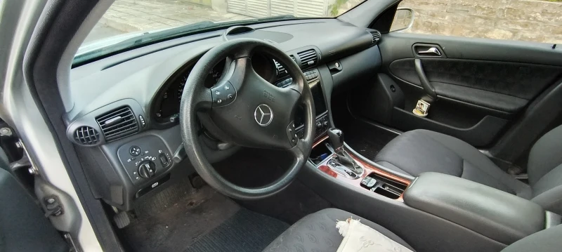 Mercedes-Benz C 220, снимка 6 - Автомобили и джипове - 52548407