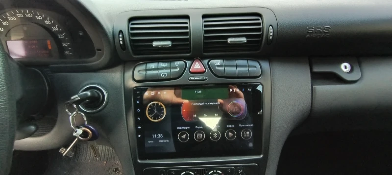 Mercedes-Benz C 220, снимка 9 - Автомобили и джипове - 52548407