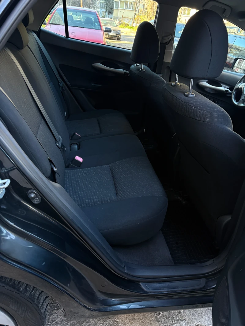 Toyota Auris 1.6, снимка 10 - Автомобили и джипове - 52796438