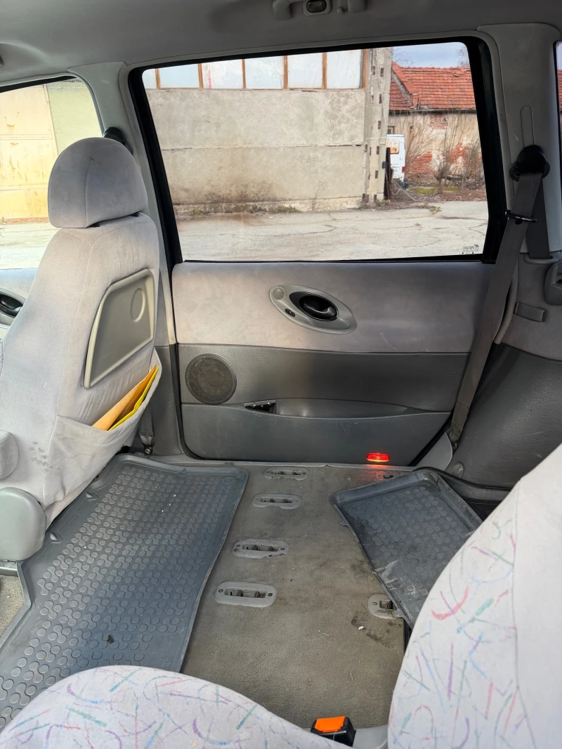 VW Sharan 1.9 TDI 110кс, снимка 12 - Автомобили и джипове - 52919217