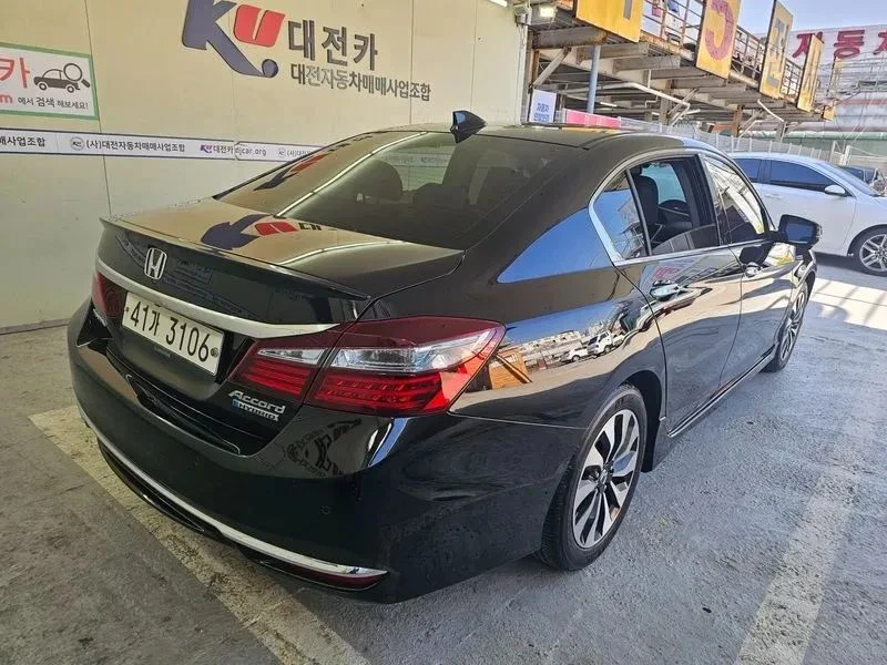 Honda Accord, снимка 5 - Автомобили и джипове - 56689331