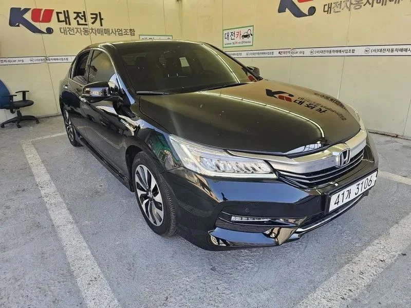 Honda Accord, снимка 2 - Автомобили и джипове - 56689331