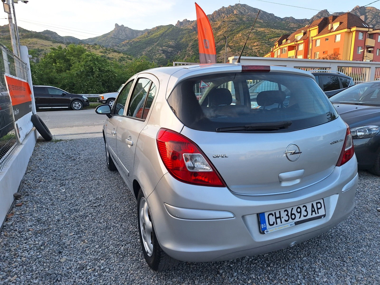 Opel Corsa 1.4 GPL напално обслужен  - изображение 7