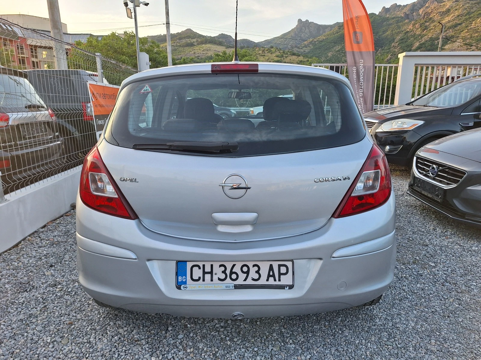 Opel Corsa 1.4 GPL напално обслужен  - изображение 6