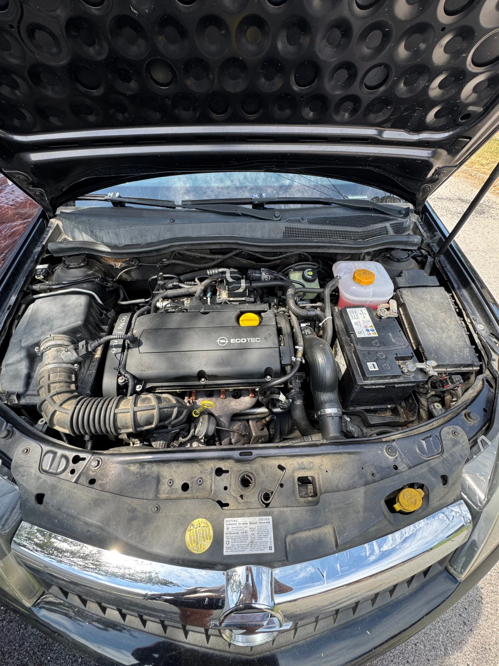 Opel Astra 1.6 turbo GTC - изображение 8