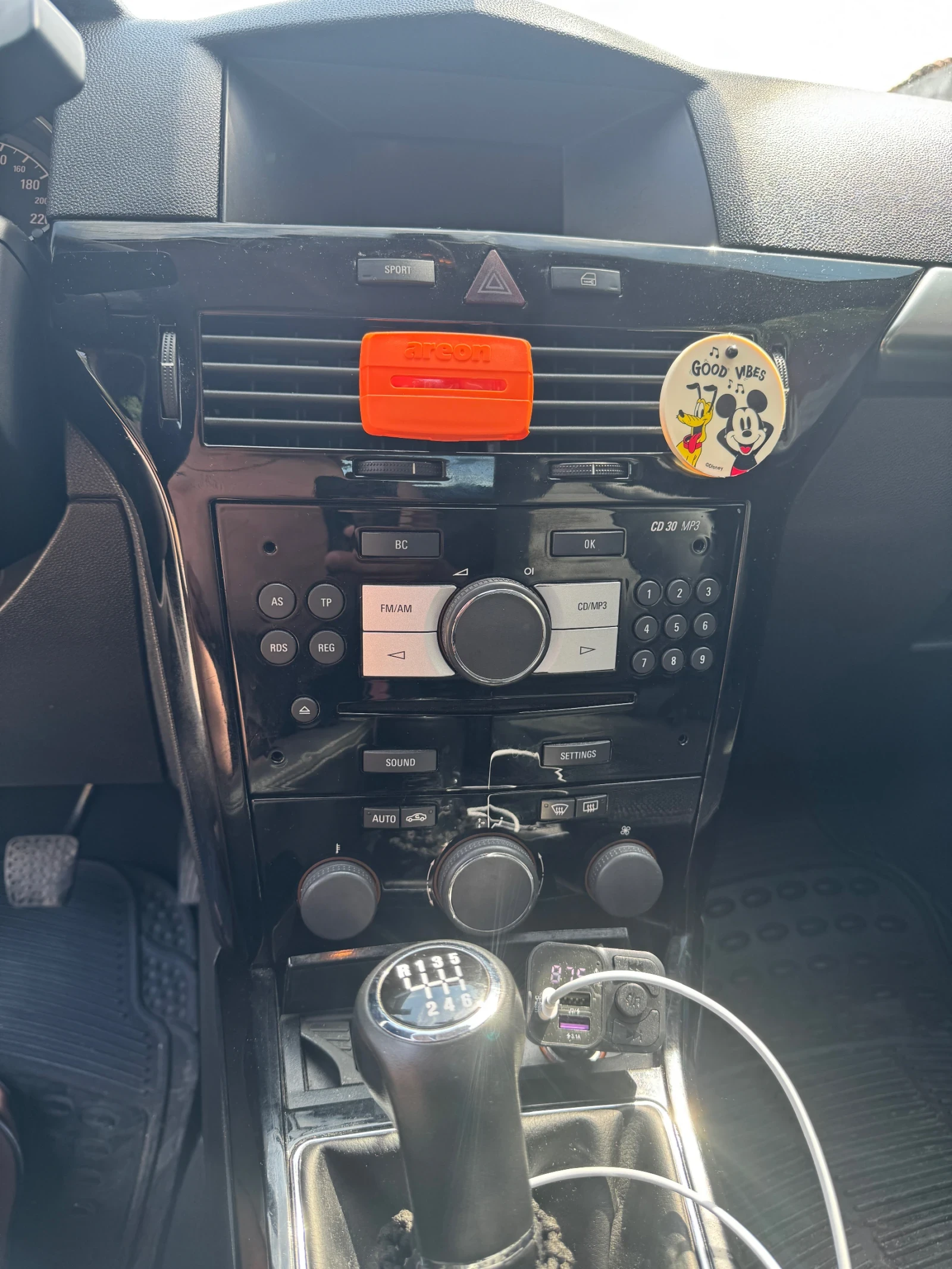 Opel Astra 1.6 turbo GTC - изображение 7