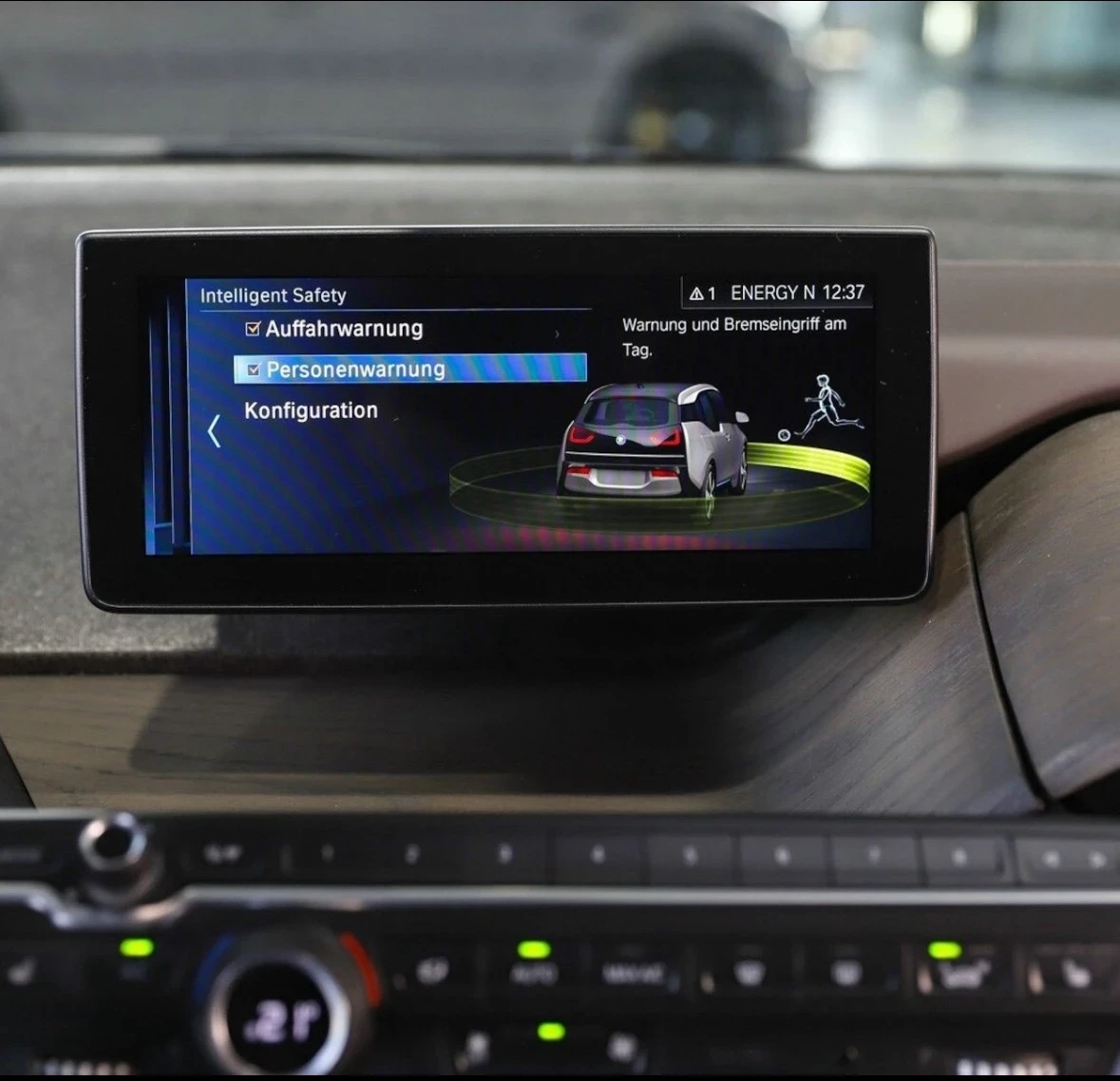 BMW i3 ГАРАНЦИЯ* ПАНОРАМА* ДИСТРОНИК* КОЖА* ПОДГРЕВ* HARM - изображение 8