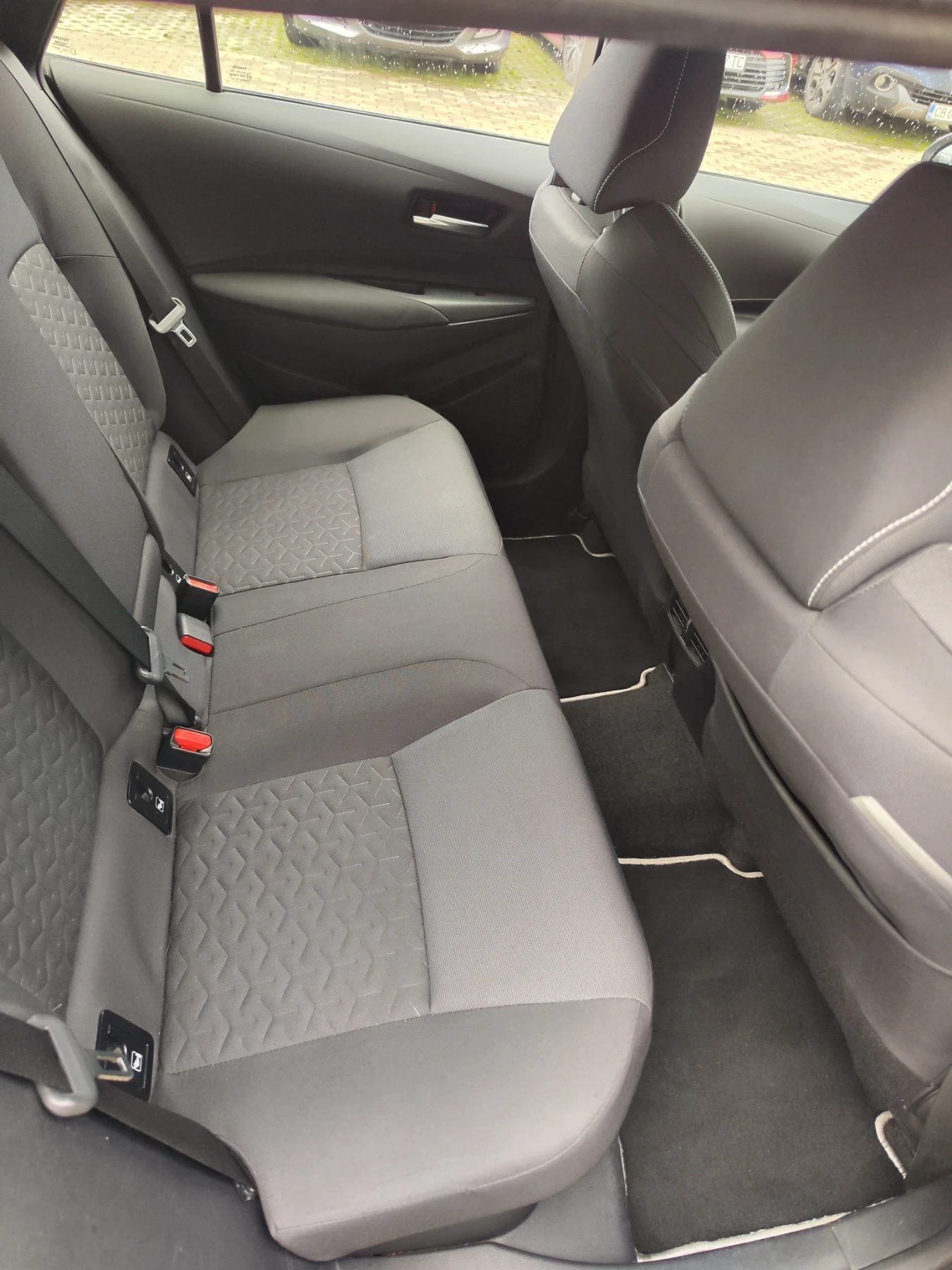 Toyota Corolla Touring Sport - изображение 6