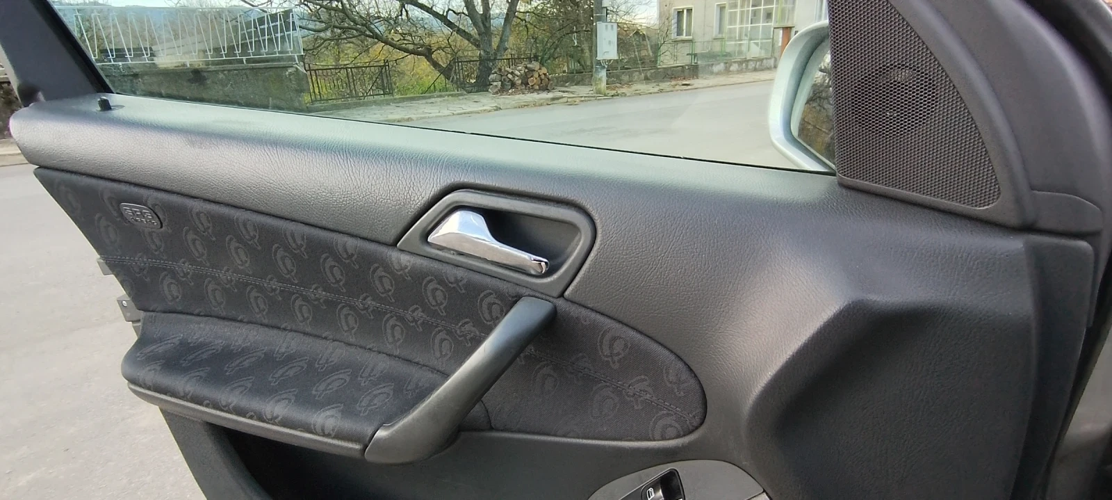 Mercedes-Benz C 220  - изображение 7