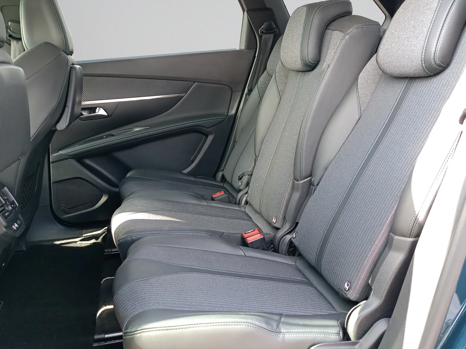 Peugeot 5008 New Line Up ALLURE 1.5 BlueHDi 130 S&S EAT8 EURO 6 | Mobile.bg � ����������� 12