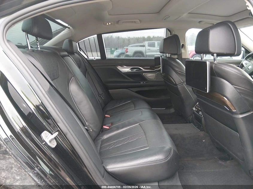 BMW 750 4.4l I, снимка 8 - Автомобили и джипове - 54047376