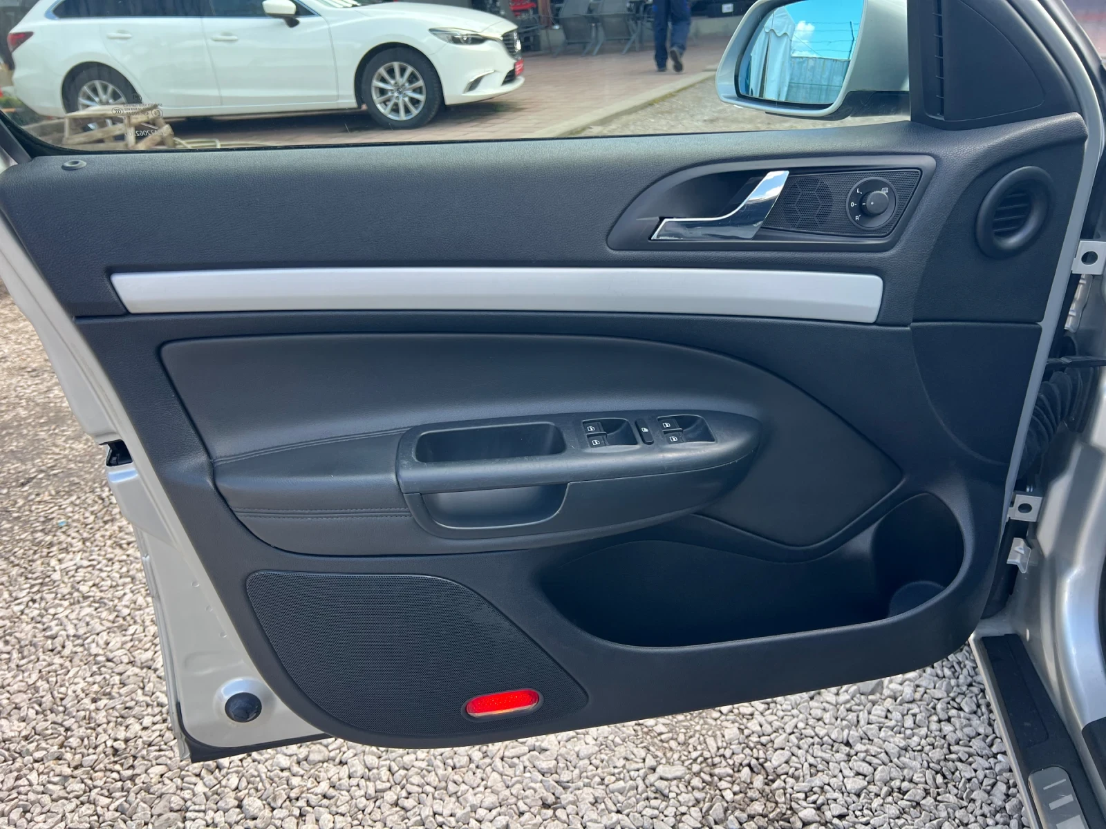 Skoda Octavia VRS 2.0TDI* ШВЕЙЦАРИЯ* КОЖА* КСЕНОН* , снимка 15 - Автомобили и джипове - 54501750