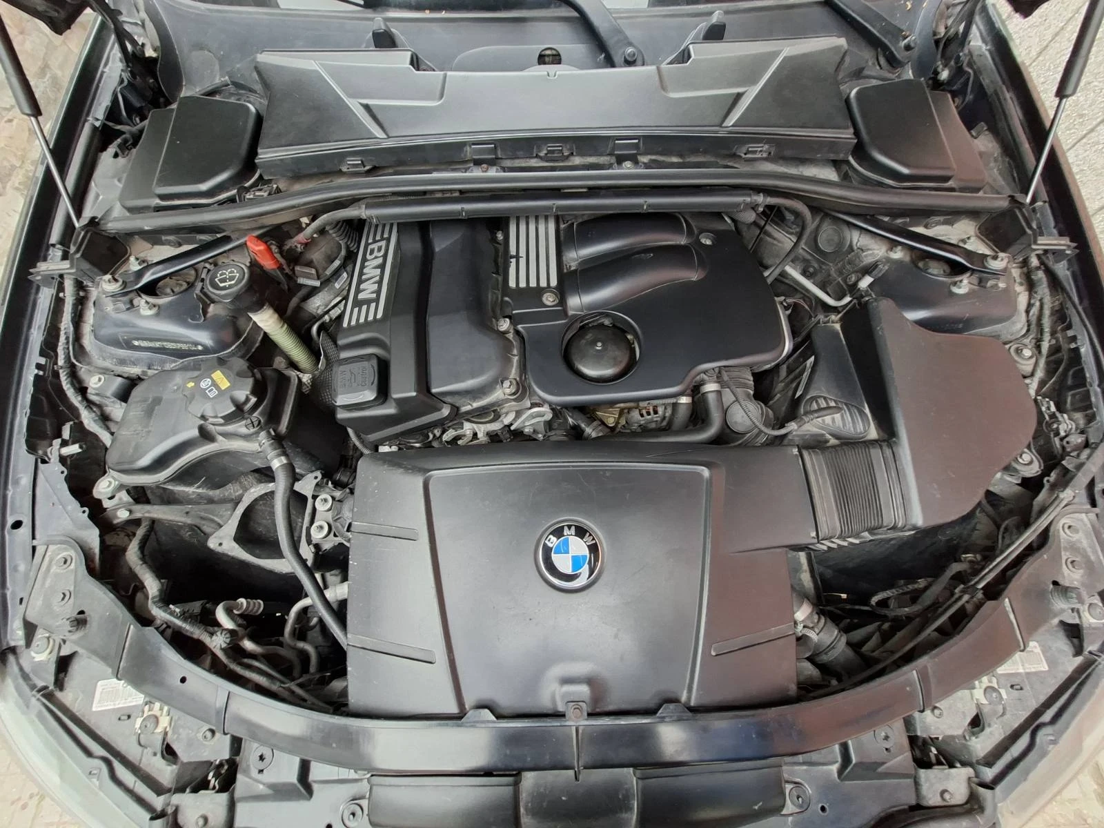 BMW 320, снимка 4 - Автомобили и джипове - 54599918