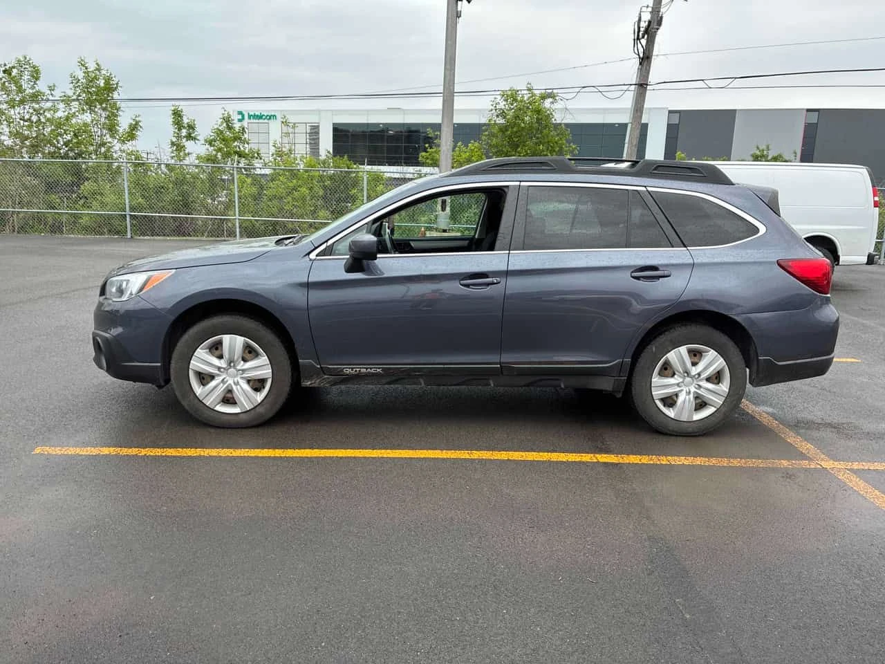 Subaru Outback * 2.5i * CARFAX * БЕЗ ПЪРВОНАЧАЛНА ВНОСКА, снимка 2 - Автомобили и джипове - 54830317