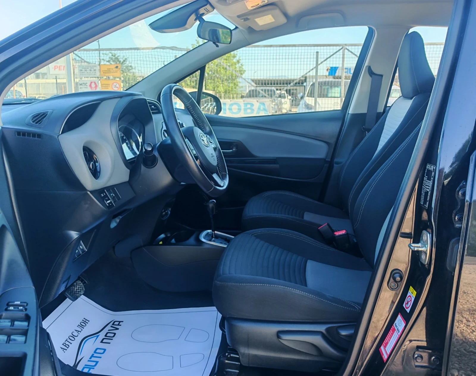 Toyota Yaris 1.5 ХИБРИД 101  К.С. СЕРВИЗНА! БЕЗ АНАЛОГ!!!, снимка 8 - Автомобили и джипове - 55480177