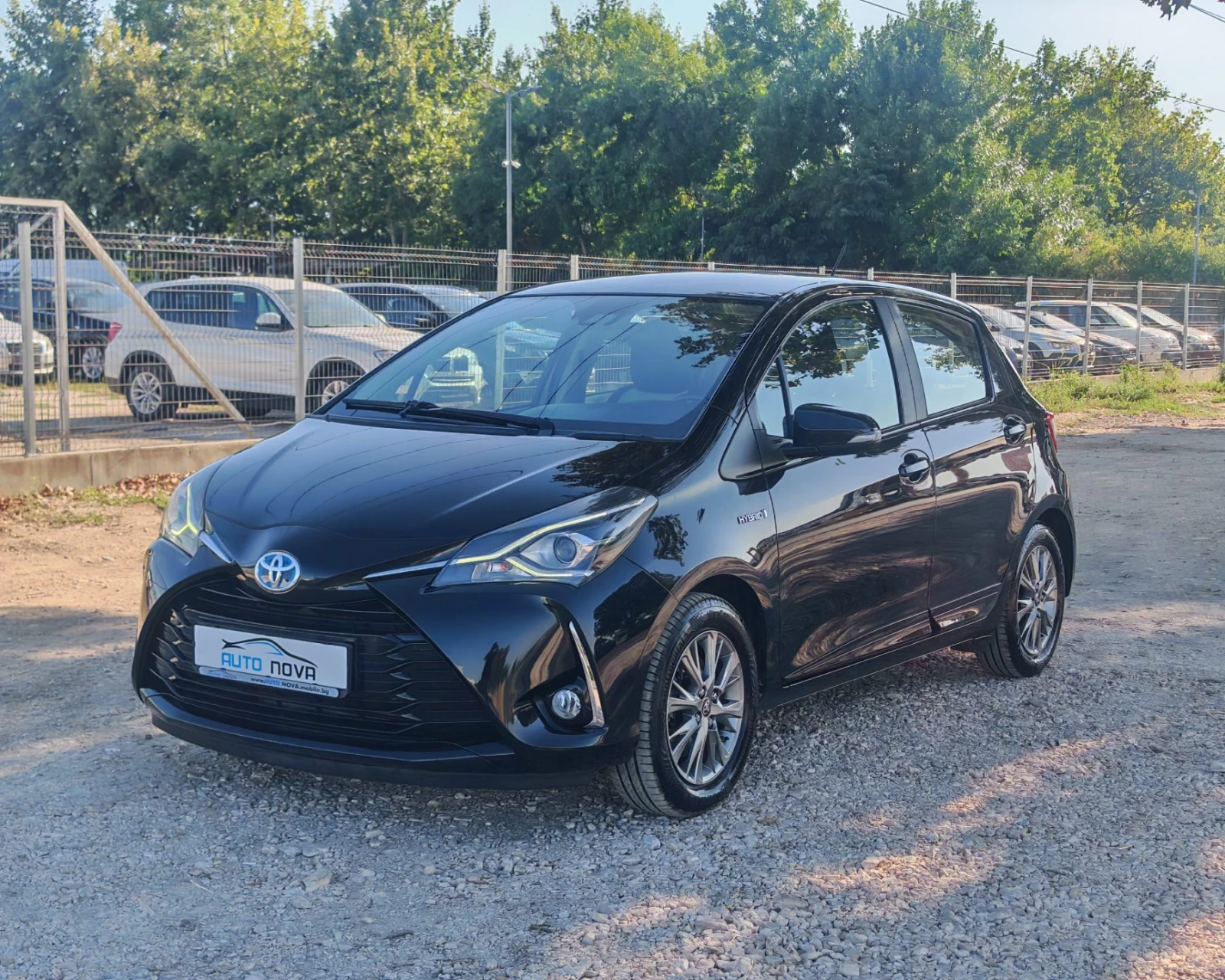 Toyota Yaris 1.5 ХИБРИД 101  К.С. СЕРВИЗНА! БЕЗ АНАЛОГ!!!, снимка 3 - Автомобили и джипове - 55480177