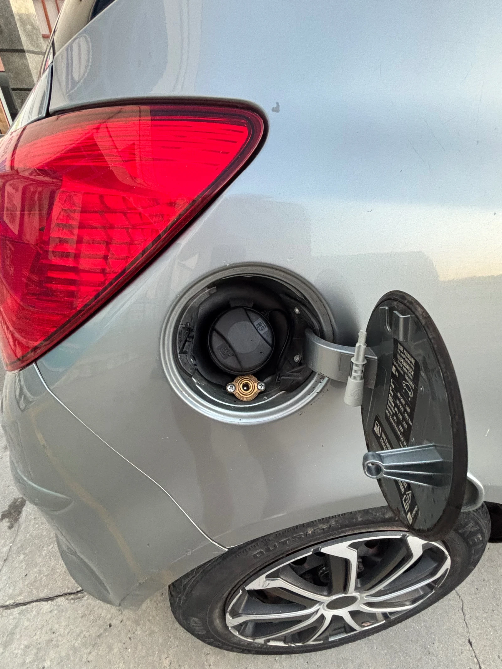 Opel Corsa 1.2 БЕНЗИН, снимка 14 - Автомобили и джипове - 55683206