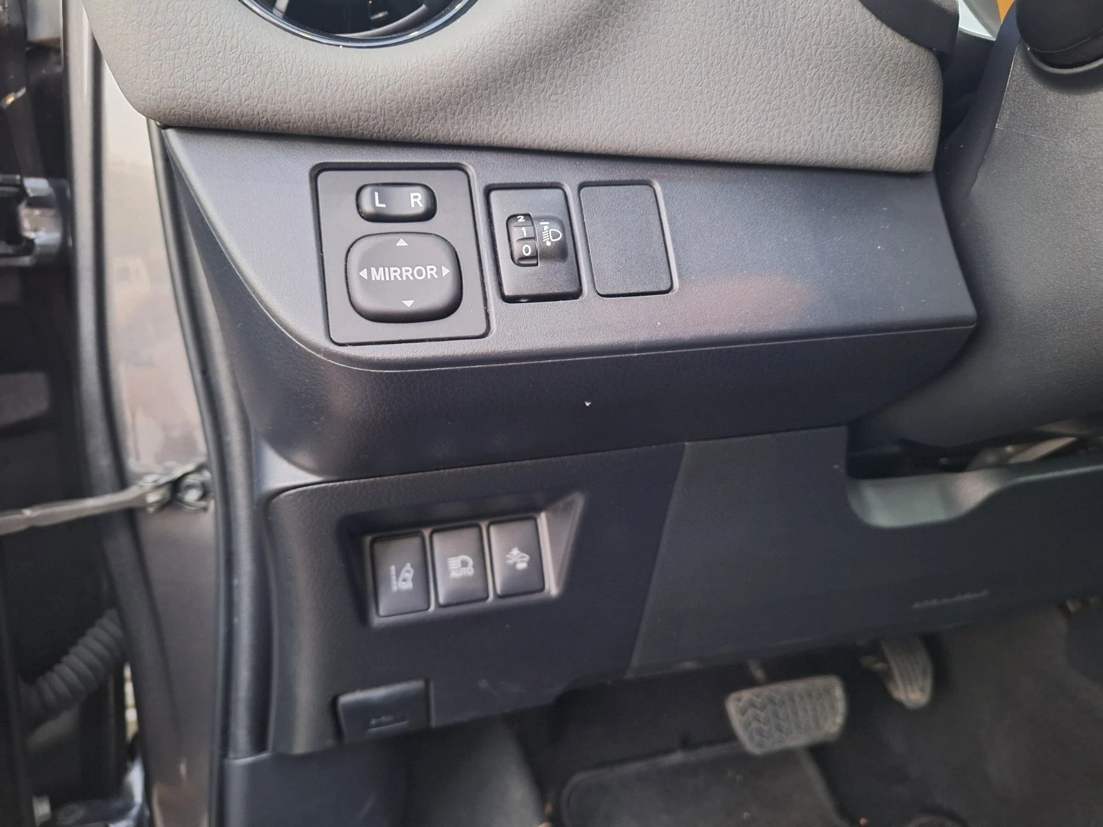 Toyota Yaris, снимка 5 - Автомобили и джипове - 55708667