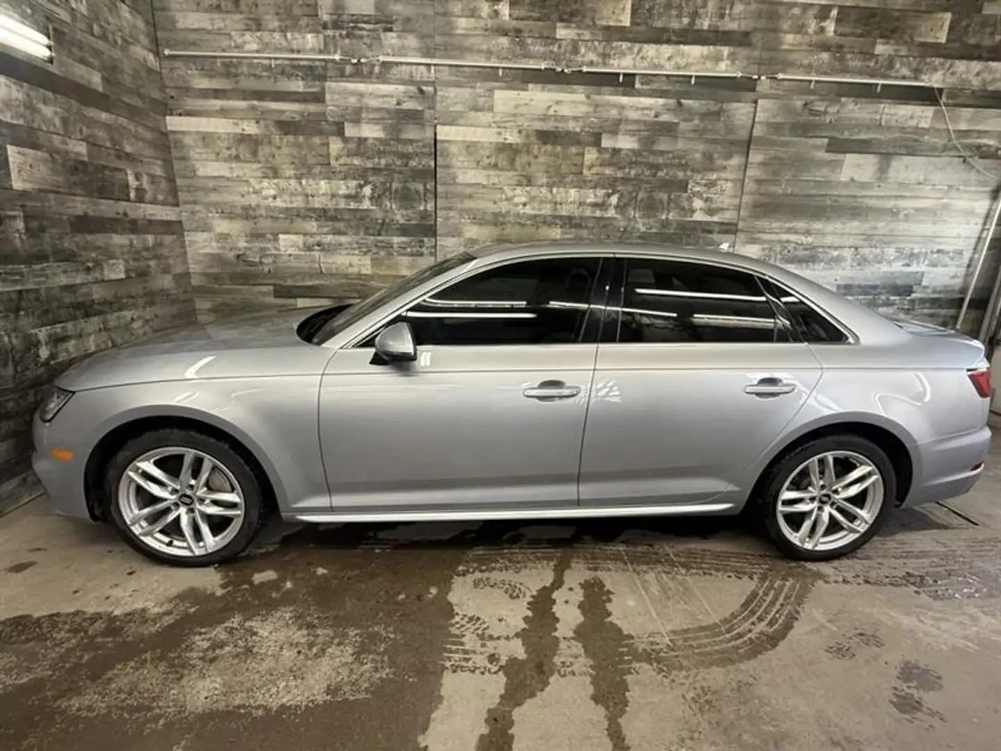Audi A4 Обдухване * Technik * АвтоКредит * (ЦЕНА ДО БГ), снимка 4 - Автомобили и джипове - 56015533
