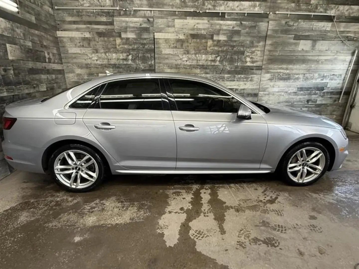 Audi A4 Обдухване * Technik * АвтоКредит * (ЦЕНА ДО БГ), снимка 3 - Автомобили и джипове - 56015533