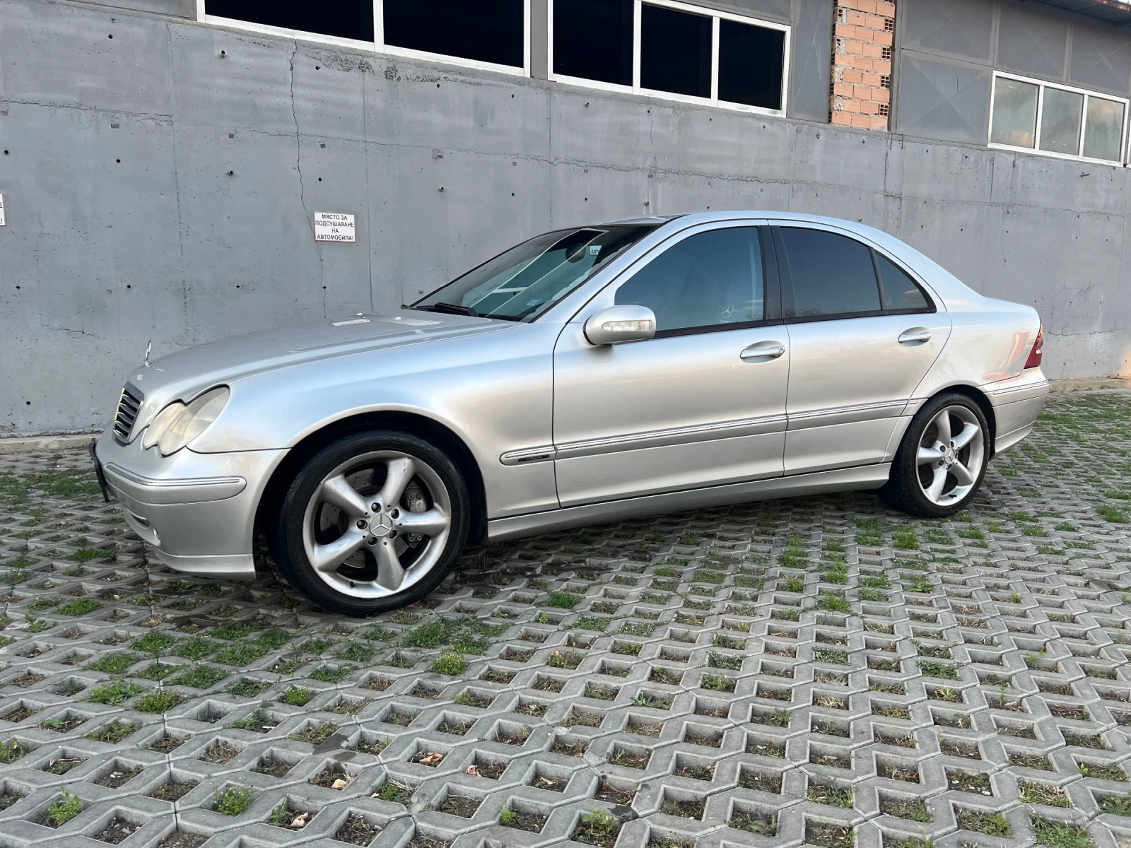 Mercedes-Benz C 220 Avantgarde OM 646, снимка 3 - Автомобили и джипове - 56232086
