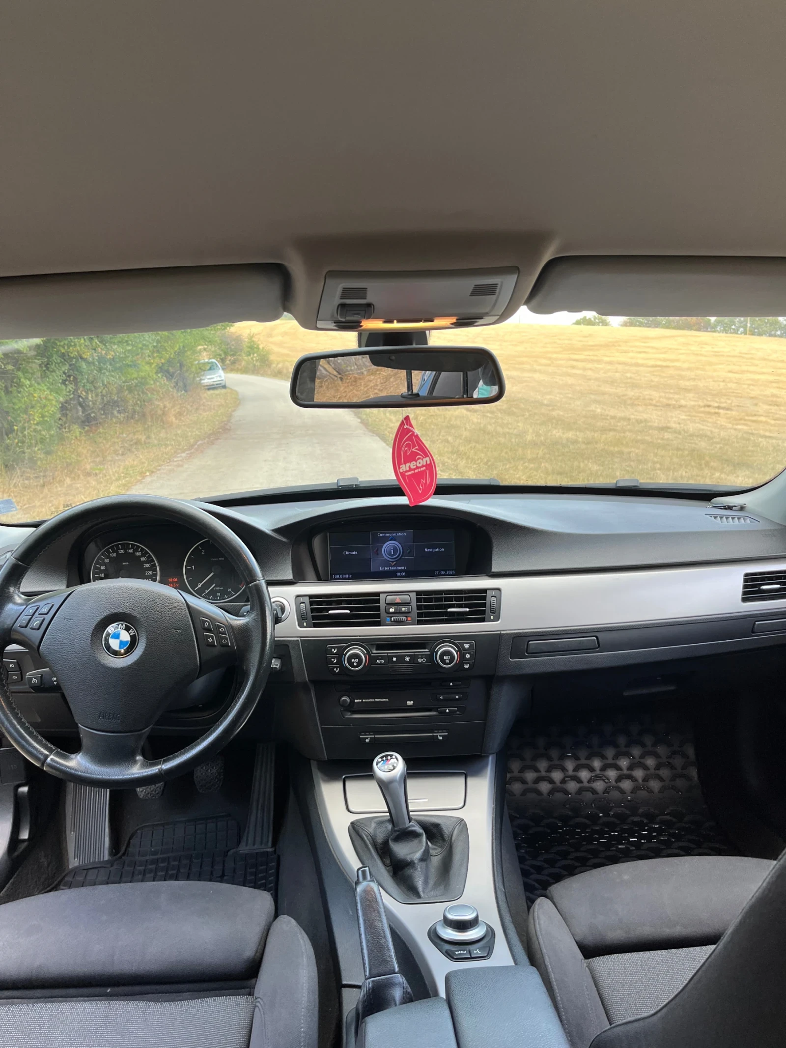 BMW 320, снимка 7 - Автомобили и джипове - 56246496