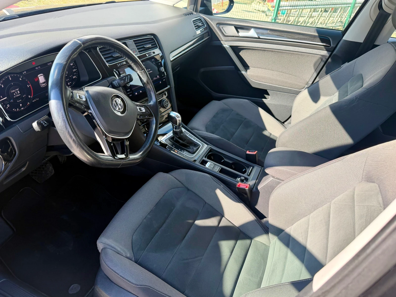 VW Golf 2.0TDI 150k DIGITAL COKPIT 4x4, снимка 8 - Автомобили и джипове - 56642659
