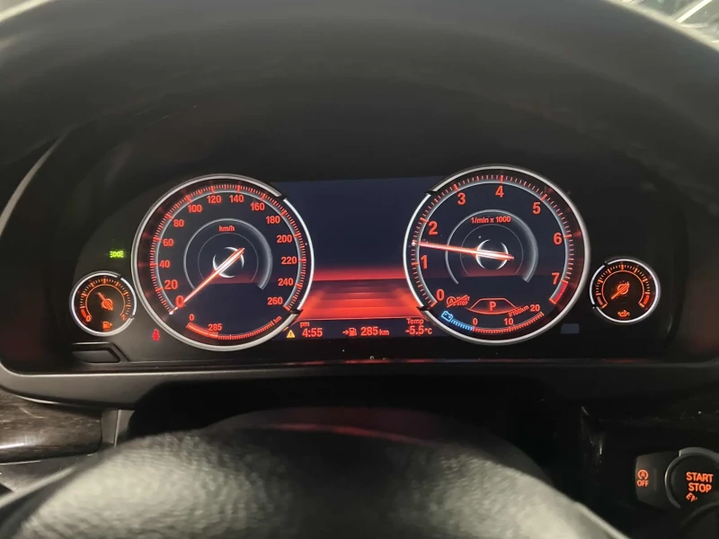 BMW X5 ДИГИТАЛНО* ТАБЛО* 360КАМЕРА* ПОДГРЕВ* КЕЙЛЕС* , снимка 9 - Автомобили и джипове - 52965046