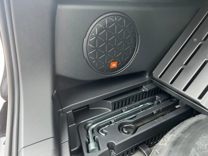 Toyota Rav4 PHEV STYLE BI-TONE, снимка 11 - Автомобили и джипове - 53354952