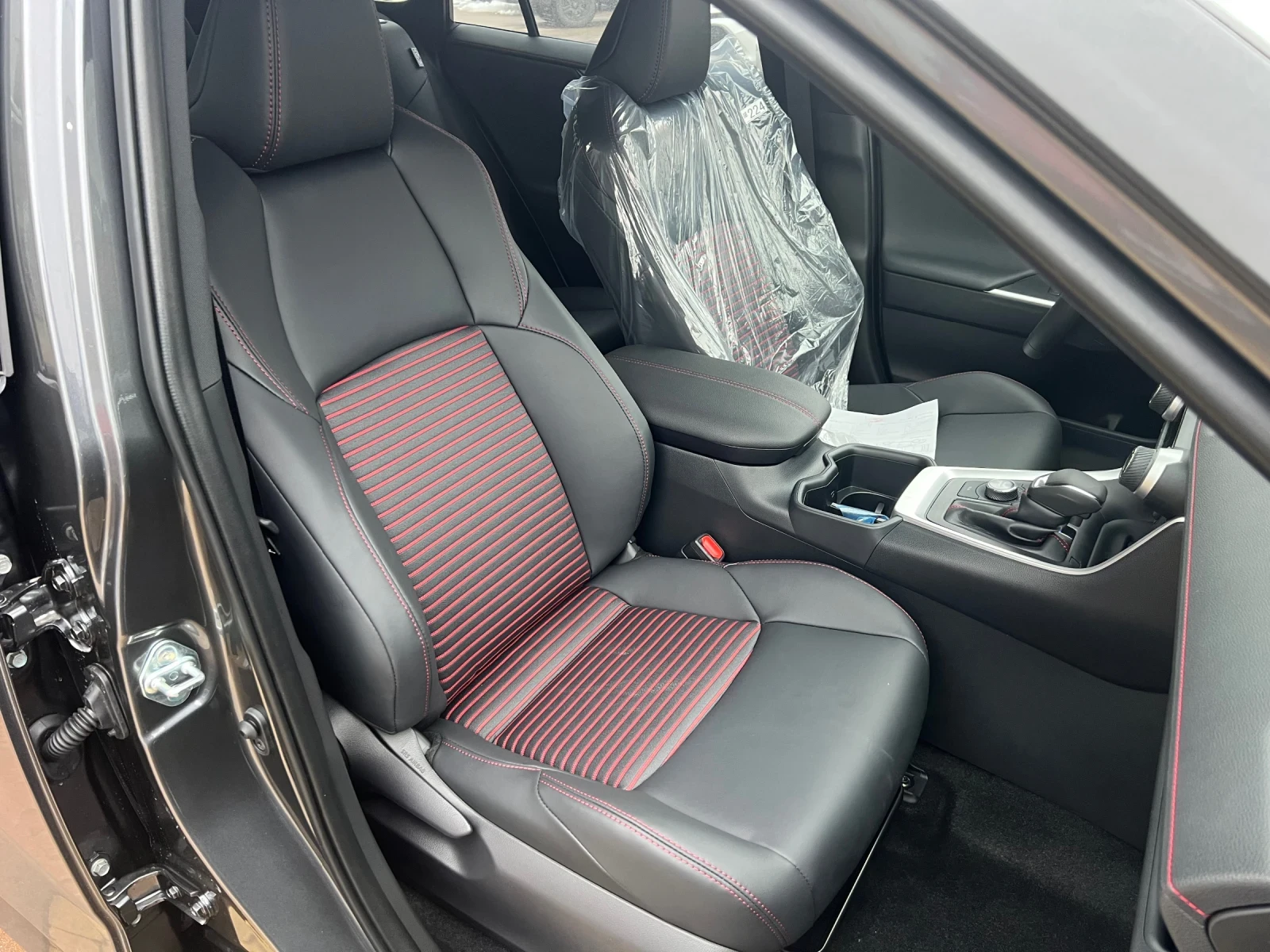 Toyota Rav4 PHEV STYLE BI-TONE - изображение 8