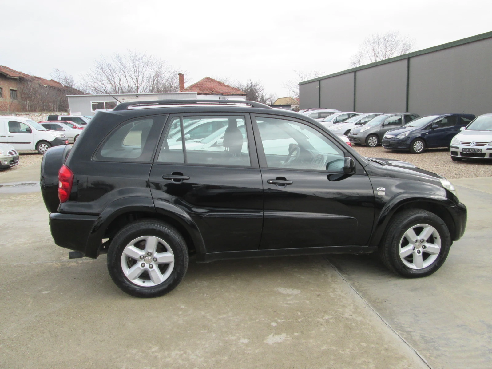 Toyota Rav4 2.0D4D-FACELIFT, снимка 3 - Автомобили и джипове - 53792223