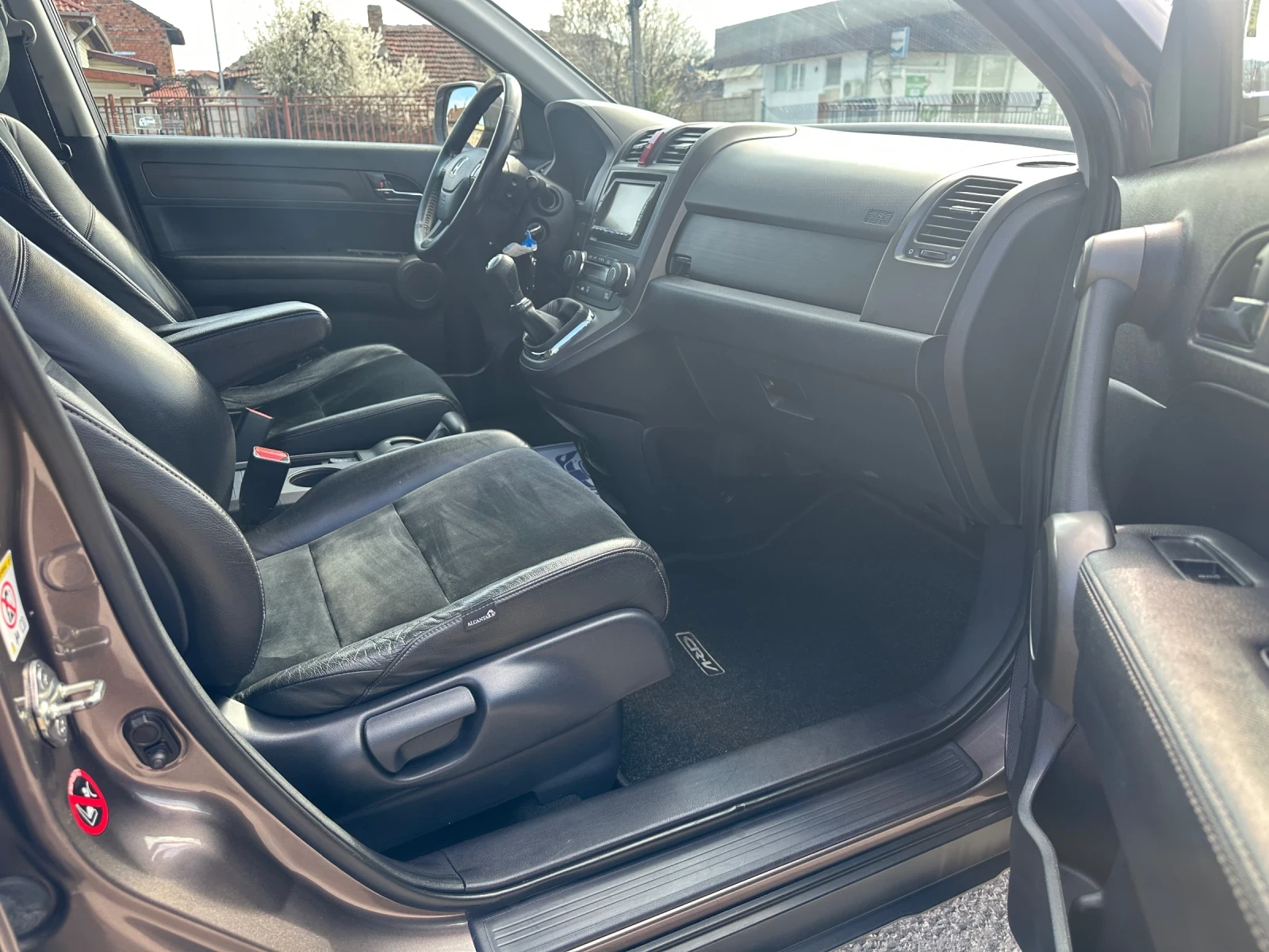 Honda Cr-v 2.0-4x4-FACELIFT-ALCANTARA-NAVI-КАМЕРА-1Г-ГАРАНЦИЯ, снимка 10 - Автомобили и джипове - 54046753
