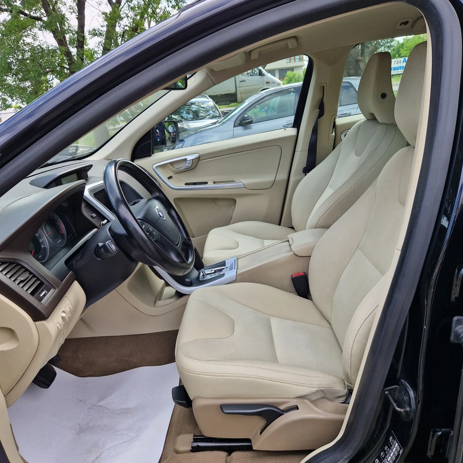 Volvo XC60 D3 AUTOMAT , снимка 7 - Автомобили и джипове - 54644181