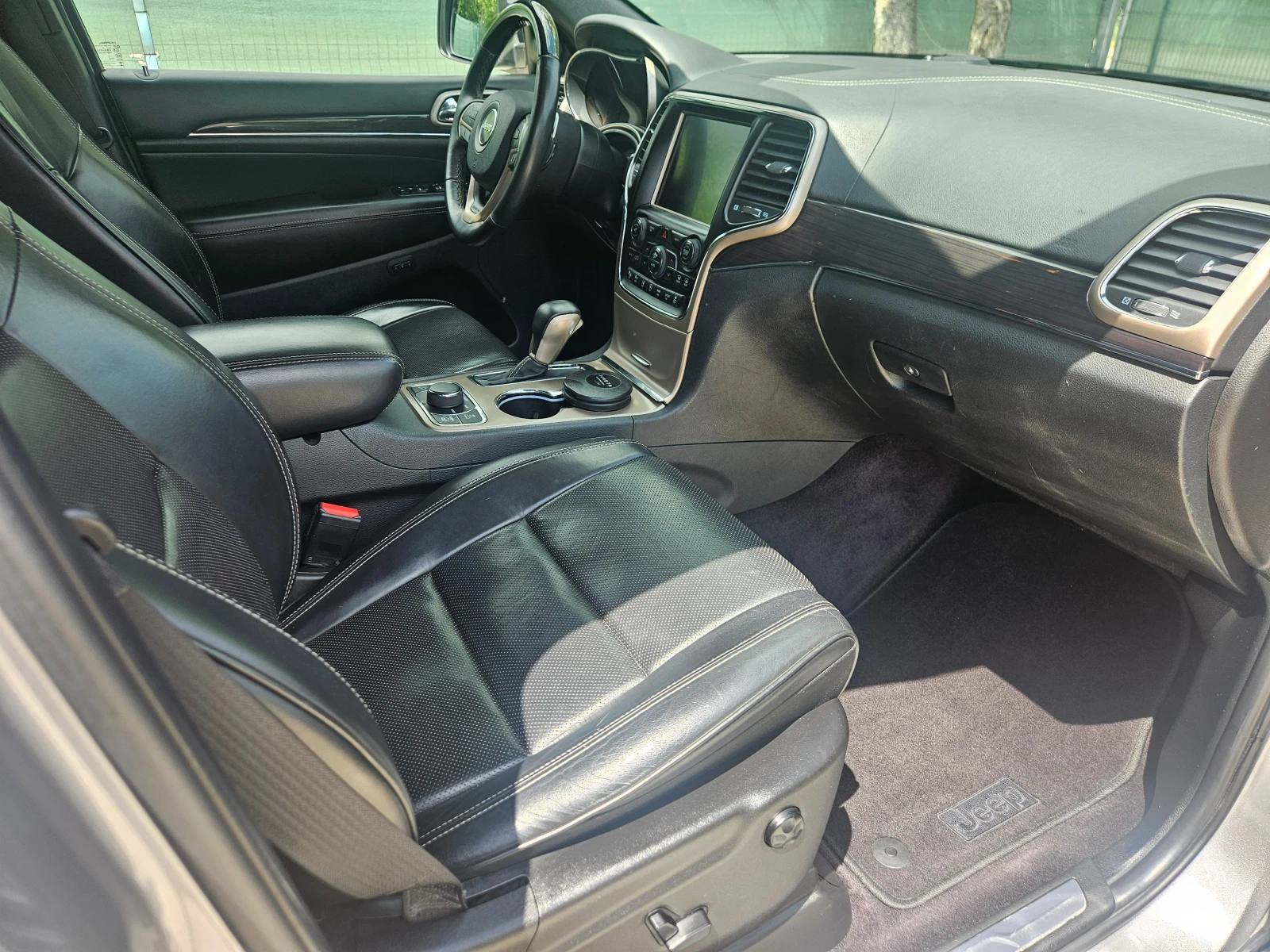 Jeep Grand cherokee 3.0  CRD  PANORAMA KAMERA KOJA KEYLESS FACELIFT , снимка 8 - Автомобили и джипове - 54759951