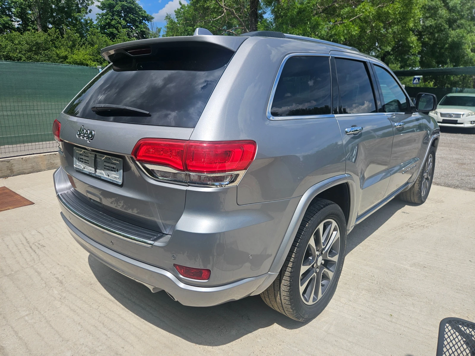 Jeep Grand cherokee 3.0  CRD  PANORAMA KAMERA KOJA KEYLESS FACELIFT , снимка 3 - Автомобили и джипове - 54759951