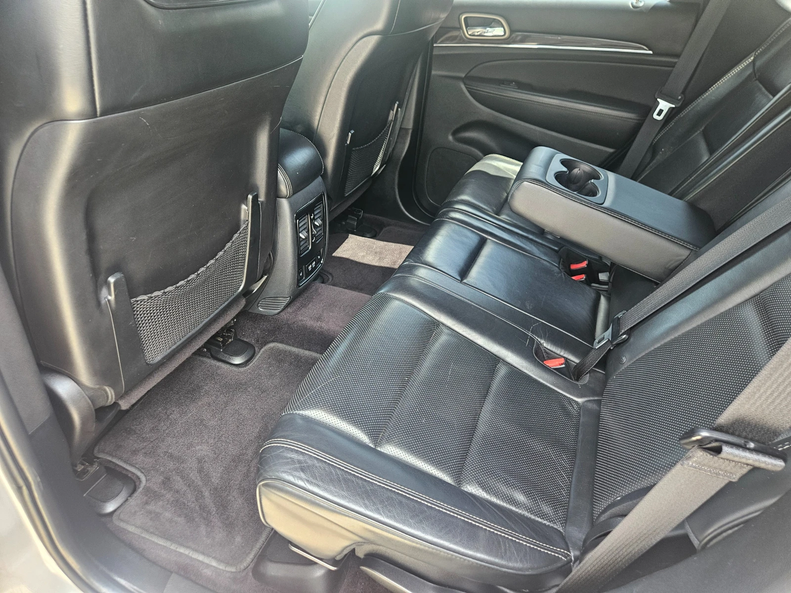 Jeep Grand cherokee 3.0  CRD  PANORAMA KAMERA KOJA KEYLESS FACELIFT , снимка 6 - Автомобили и джипове - 54759951