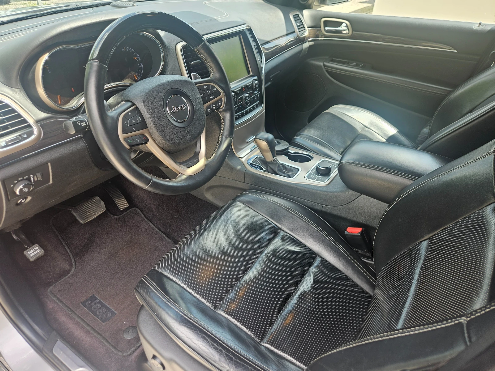 Jeep Grand cherokee 3.0  CRD  PANORAMA KAMERA KOJA KEYLESS FACELIFT , снимка 5 - Автомобили и джипове - 54759951