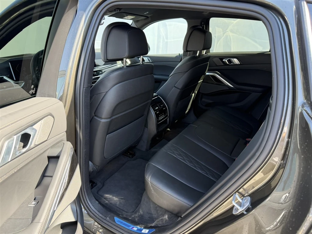 BMW X6 xDrive40i, снимка 10 - Автомобили и джипове - 55649650
