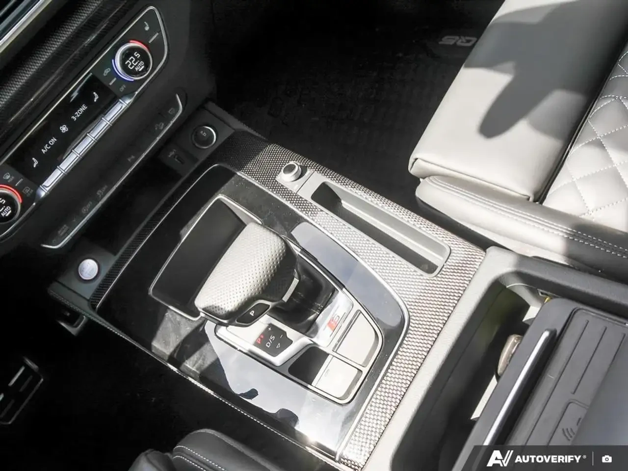 Audi SQ5, снимка 5 - Автомобили и джипове - 56181152