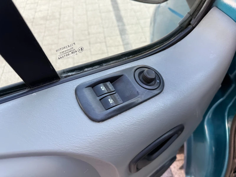 Nissan Primastar 8-местен Климатик , снимка 13 - Бусове и автобуси - 52379738